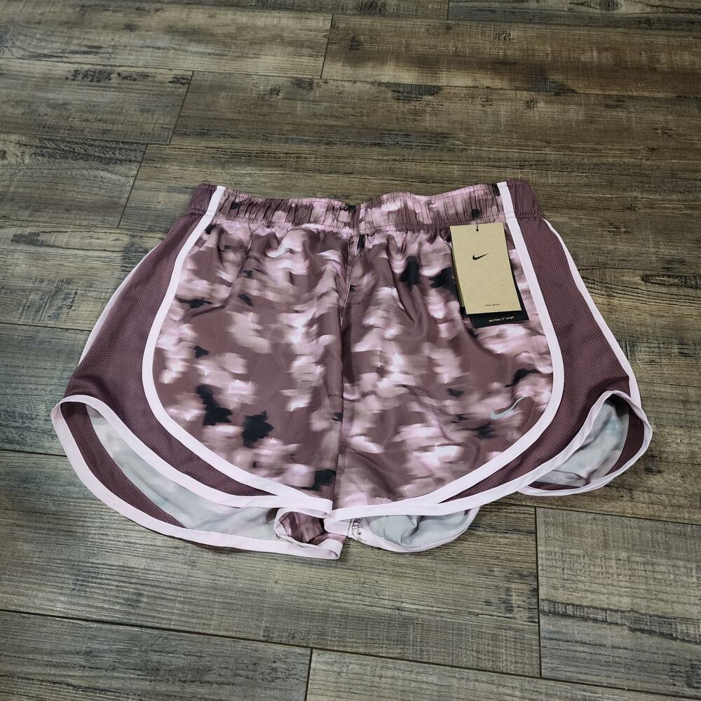 NWT Nike womens IF5580-502 Running shorts Size M 2636